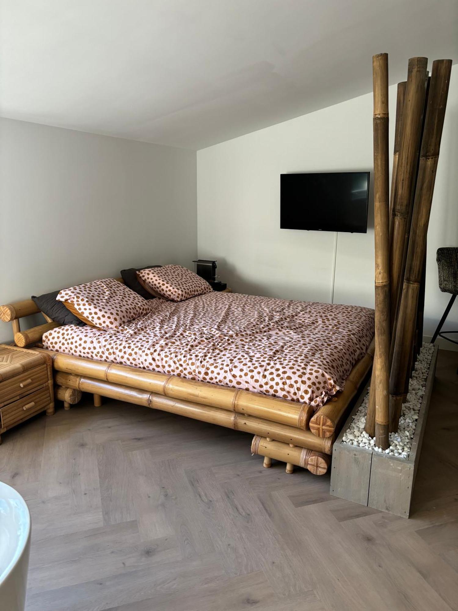 Bamboe Suite Bentveld Met Ligbad En Gratis Parkeren Esterno foto